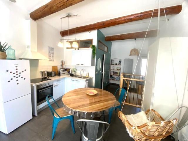 Le Cosy Apartment Nimes Bagian luar foto